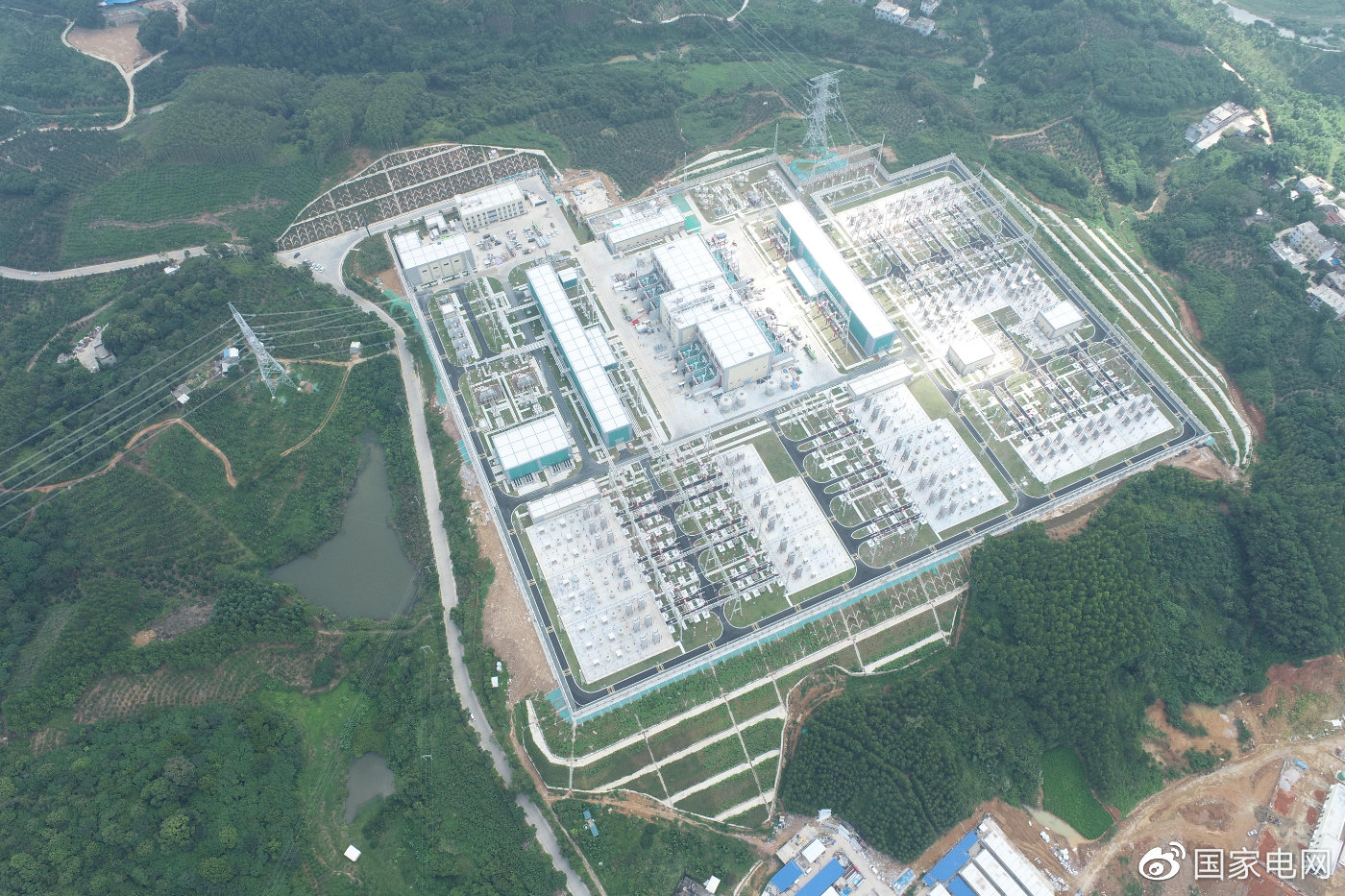國家“十四五”重點(diǎn)能源工程——閩粵聯(lián)網(wǎng)換流站工程交流系統(tǒng)及 500 千伏送出工程正式啟動(dòng)送電(圖1)